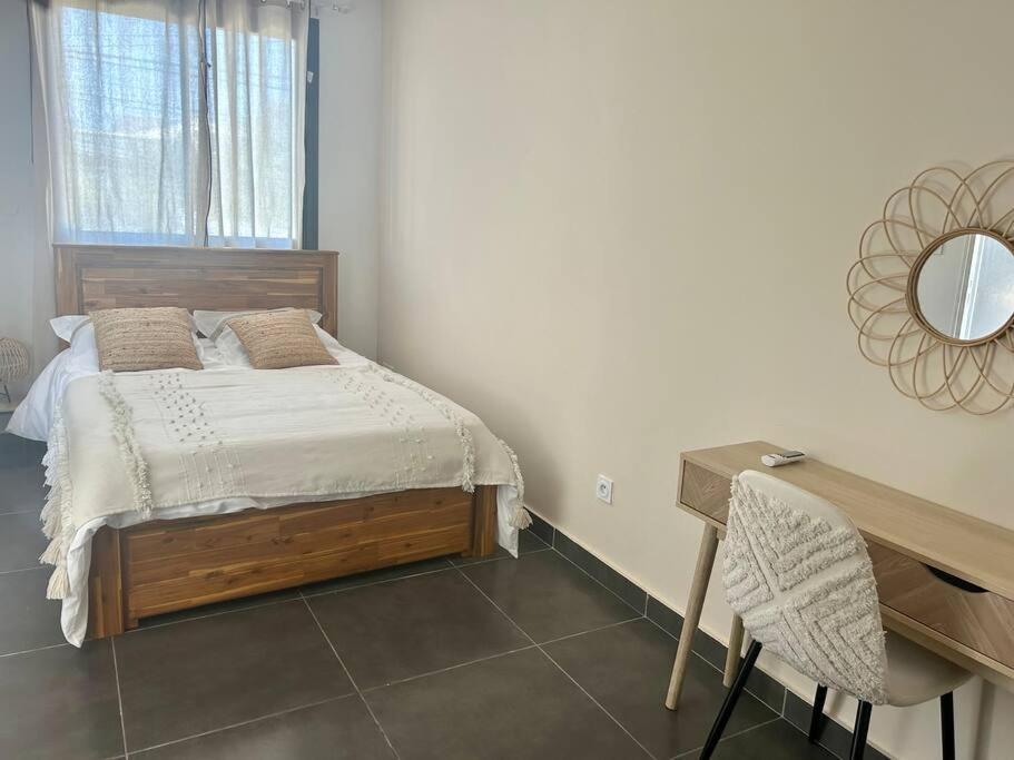 Appartement A 2 Pas De La Plage De Terre Sainte Exterior photo