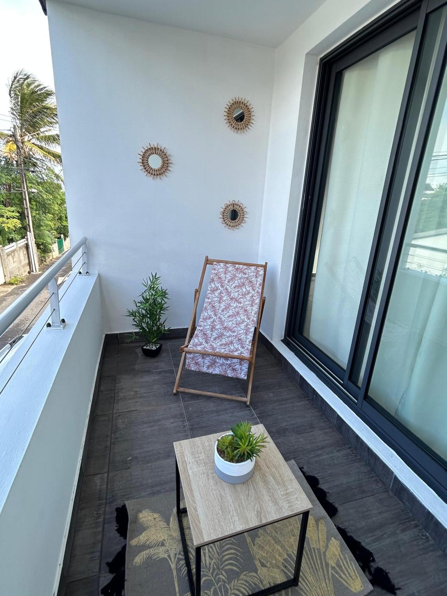 Appartement A 2 Pas De La Plage De Terre Sainte Exterior photo